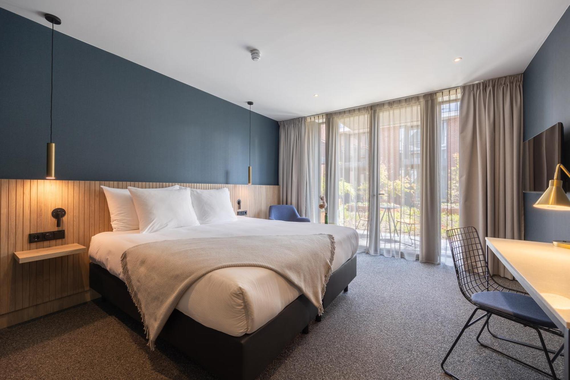 Superior Room,1516433578:JPEG