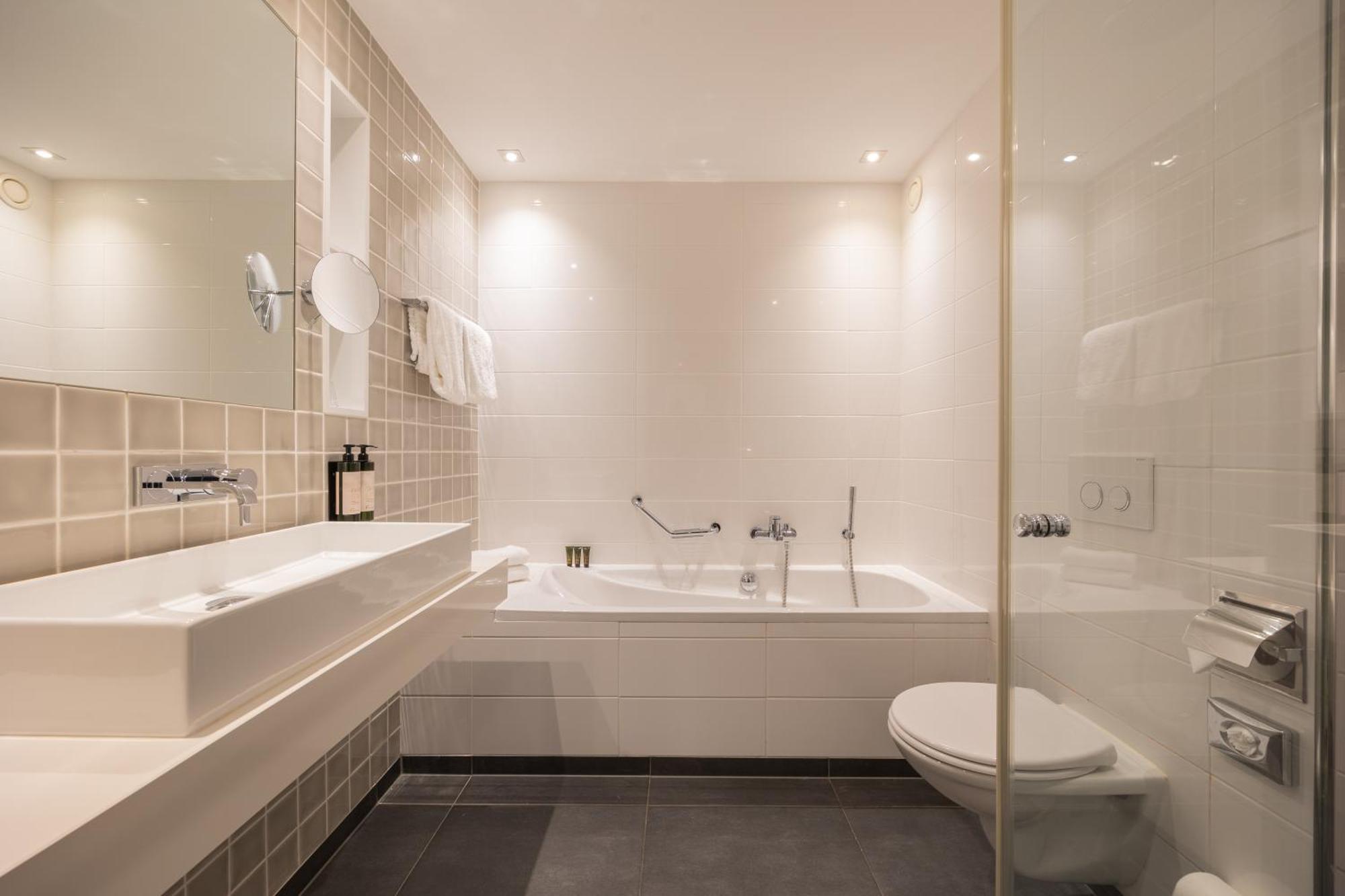Comfort Plus Room Bath